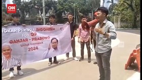 VIDEO: Unjuk Rasa Minta Megawati Satukan Ganjar-Prabowo di Pilpres