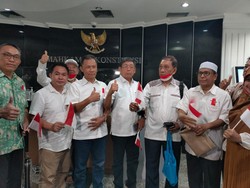 Datangi MK, Tim Hukum Merah Putih Dukung Gugatan Batasan Usia 35 Tahun
