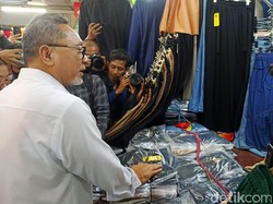 Curhat Pedagang Tanah Abang ke Mendag Zulhas: Belum Ada Pelaris Pak