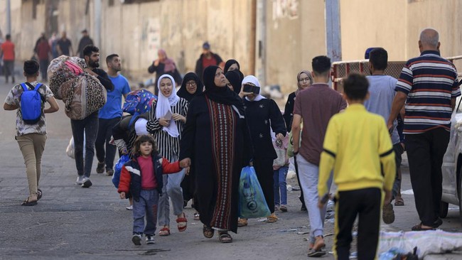 Mahasiswa Palestina di Yogya mengaku amat cemas memikirkan keluarga dan sanak saudara yang kini terjebak di tengah ketegangan antara Hamas dan Israel.