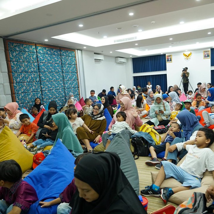 <p>Selama acara berlangsung anak-anak tampak antusias mengikutinya, beberapa dari mereka pun sangat bersemangat jika diminta menjawab pertanyaan atau mengikuti gerakan yang diinstruksikan. (Foto: Yuri Hanggrian Fauzi/HaiBunda)</p>