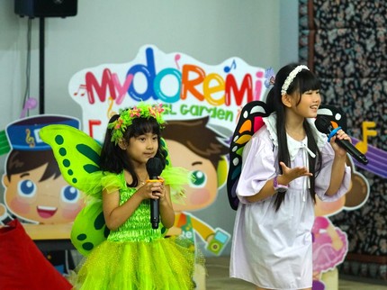 9 Potret Keseruan Si Kecil Menyanyi & Mendongeng dengan Boneka Jari di Kids Fun Day