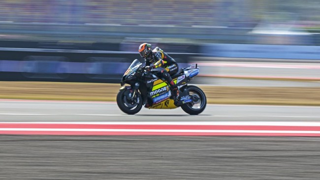 Luca Marini merebut pole pada babak kualifikasi MotoGP Mandalika Pertamina Grand Prix of Indonesia 2023 dengan mengalahkan Maverick Vinales dan Aleix Espargaro.