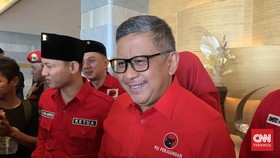 Hasto PDIP Geram Baliho Ganjar di Bali Dicopot
