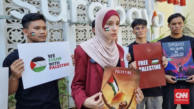 Mahasiswa asal Gaza, Palestina, mengaku tak bisa menghubungi keluarganya di kampung halaman karena koneksi di sana diputus.