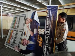 2 Pria di Makassar Ditangkap gegara Rusak Baliho Caleg DPR RI-DPRD Kota