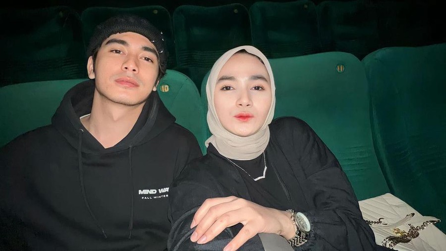 Potret Evan Marvino dan Istri