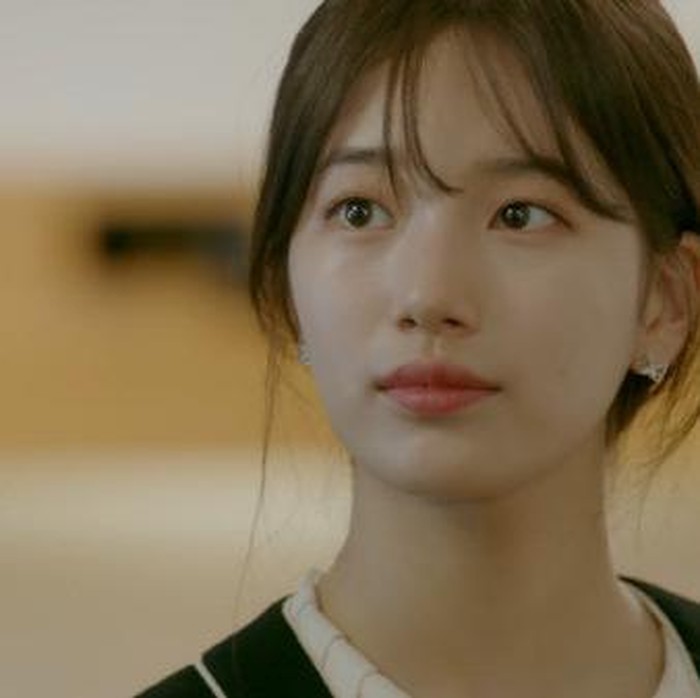 Suzy di Drama Uncontrollably Fond / Foto : sports.khan.co.kr