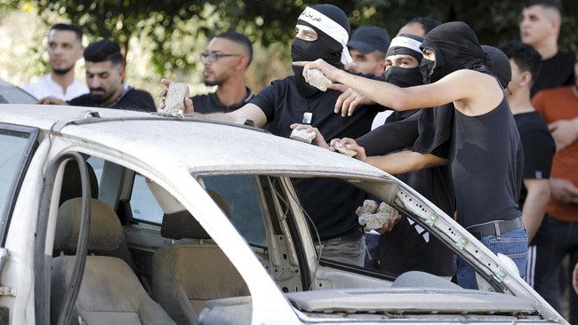 Juru bicara Hamas di Tepi Barat Sheikh Hassan Yousef disebut ditahan militer Israel pada Kamis (19/10). 