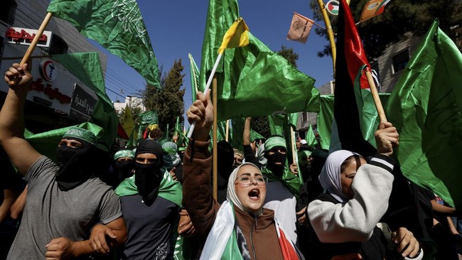 Pemimpin Hamas, Ismail Haniyeh, menyatakan rakyat Palestina baik di Tepi Barat maupun di Gaza akan meninggalkan tempat mereka dan mengungsi ke negara lain.