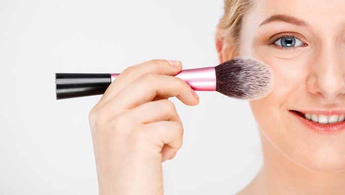 Tips Mencuci Brush Makeup Agar Tidak Cepat Rusak