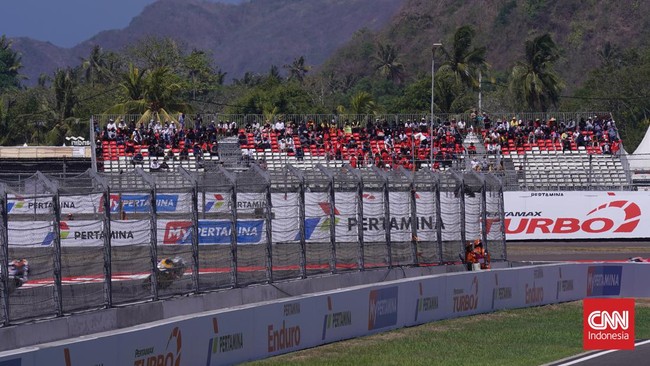 CEO Mandalika Grand Prix Association (MGPA) Priandhi Satria menjelaskan penurunan jumlah penonton MotoGP Mandalika Pertamina Grand Prix dibanding tahun lalu.