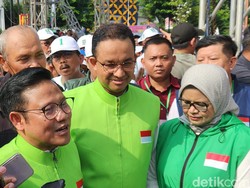 1,2 Juta Orang Disebut Hadiri Jalan Pagi AMIN di Sidoarjo, Anies: Salut!