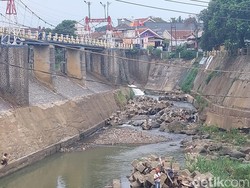 Musim Kemarau, Bendung Katulampa Bogor Kering
