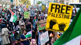 Grammy Awards 2024 Diwarnai Demo Pro-Palestina hingga Seruan Gencatan