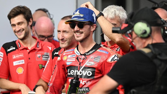 Pembalap Ducati Francesco Bagnaia memberikan komentar menohok usai menang dramatis di MotoGP Mandalika Pertamina Grand Prix 2023.