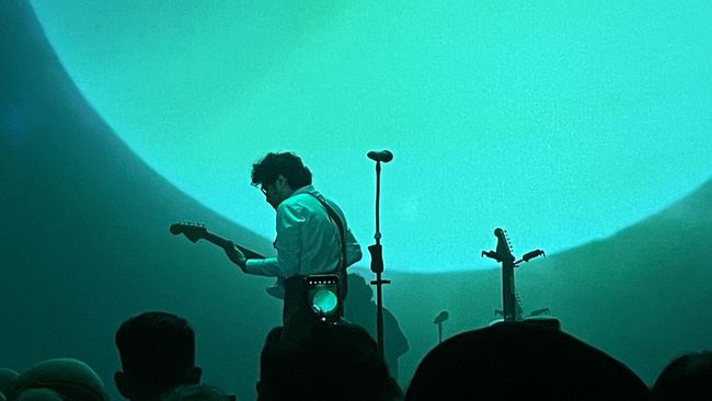 Lirik Lagu Manusia Terakhir di Bumi - Kunto Aji