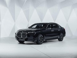 Pak Jokowi Mau Pakai Mobil Dinas Listrik? BMW Sudah Punya versi Antipeluru Nih!