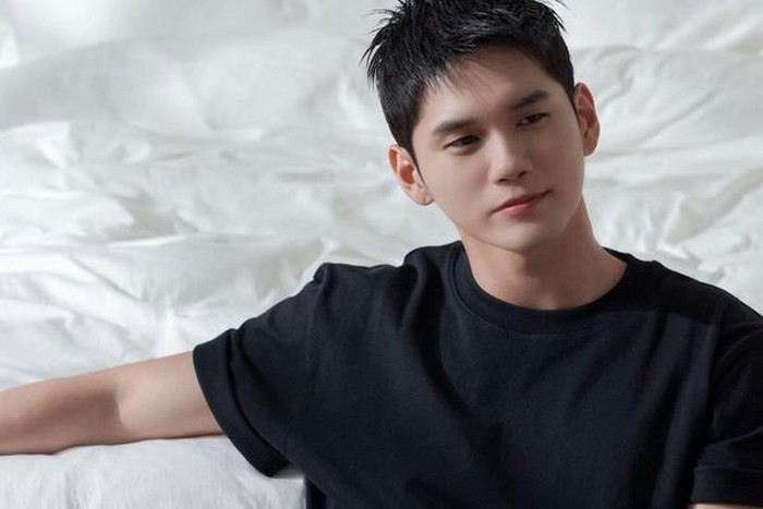 Ong Seong Wu memiliki hobi fotografi dan juga bermain alat musik seperti drum dan gitar./ foto: instagram.com/osw_onge