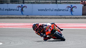 Hasil Moto2 Mandalika Pertamina Grand Prix: Acosta Kalahkan Canet