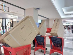3 Jam Transmart Full Day Sale Kokas Dibuka, 20 Unit TV LED Ludes!