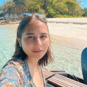 9 Kesibukan Prilly Latuconsina di Usia Muda, Tak Sekadar Cantik Tapi Sukses juga!