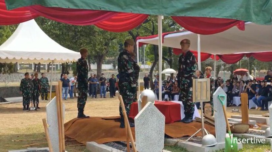 Prosesi Upacara Pemakaman Militer Wibowo Wirjodiprojo