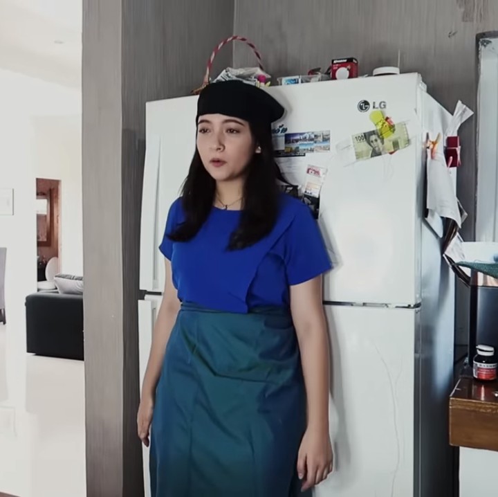 <p>Seperti aktris lain, Megan juga aktif menggunakan media sosial termasuk YouTube. Di kanal pribadinya tersebut, ia juga menunjukkan isi rumahnya, lho. (Foto: YouTube megan domani)<br /><br /><br /></p>