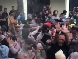 Kakek di Temanggung Dikeroyok Massa gegara Minta Ganti Rugi Pohon Durian