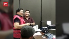 VIDEO: Sadikin Rusli Jadi Tersangka Baru Kasus Suap Proyek BTS