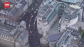 VIDEO: Aksi Dukungan untuk Palestina Menggema di London dan New York