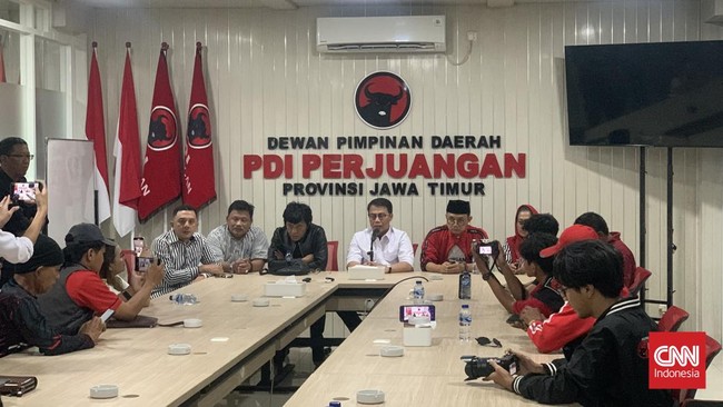 Ketua PDIP mengungkap suasana kebatinan di partainya terkait  bakal arah dukungan Presiden Jokowi untuk Pilpres 2024.