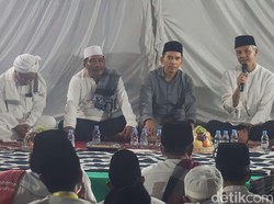 Kunjungi Ponpes di Lombok Tengah, Ganjar Ditanya soal Guru-Stunting