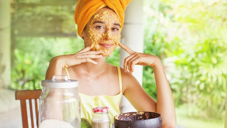 Ilustrasi masker wajah alami