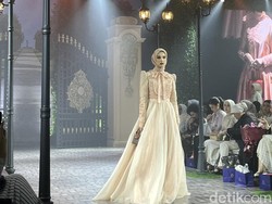Ayu Dyah Andari x Putri Zulhas, Tuangkan Pahatan Mawar di Koleksi Busana