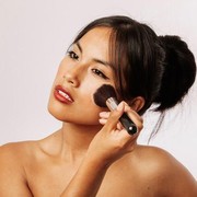 Khawatir Jadi Terlihat Kusam, Ikuti 5 Langkah Sederhana Ini untuk Cegah Foundation Teroksidasi