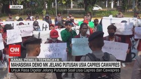 VIDEO: Mahasiswa Demo MK Jelang Putusan Usia Capres-Cawapres