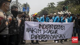 Massa Aksi Putusan MK di Patung Kuda Bubar, Medan Merdeka Barat Dibuka
