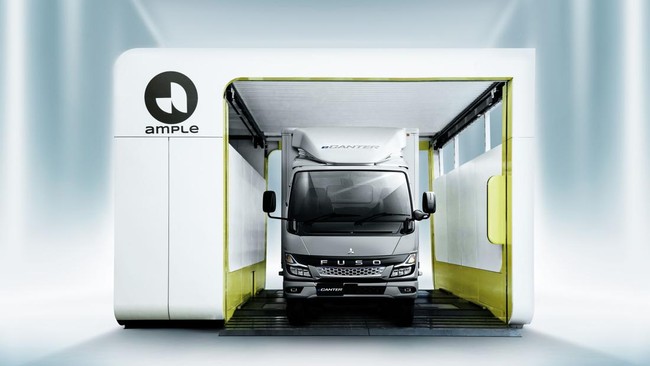 Fuso akan menampilkan banyak teknologi baru di Japan Mobility Show, di antaranya prototipe truk listrik dengan baterai yang bisa ditukar dalam lima menit.