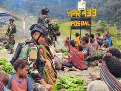 TNI Latih Warga di Nduga Masak Makanan Sehat untuk Cegah Stunting
