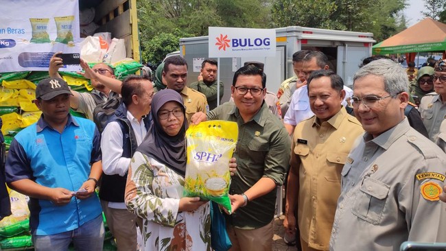 Plt Menteri Pertanian Arief Prasetyo Adi minta tolong BPS saat ditanya Mendagri Tito Karnavian soal bukti jagung 5 juta ton karena barangnya tidak jelas.