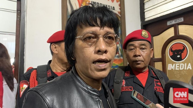 Adian Napitupulu heran KPK sita buku Sekjen PDIP Hasto Kristiyanto yang penuh catatan Pilkada saat pemeriksaan terkait Harun Masiku.