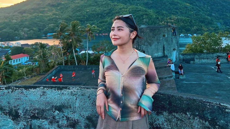 Potret Prilly Latuconsina Ulang Tahun Potret Prilly Latuconsina Ulang Tahun