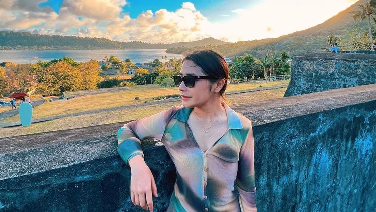 Potret Prilly Latuconsina Ulang Tahun