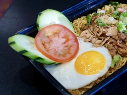 Laris Manis! 4 Kedai di Amerika Ini Jual Menu Indomie Goreng