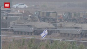 VIDEO: Ratusan Tank Israel Tunggu Komando Serang Gaza Dari Perbatasan