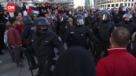 VIDEO: Polisi Bubarkan Aksi Bela Palestina di Berlin Jerman