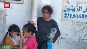 VIDEO: Warga Gaza Antre Berjam-jam Demi Air Usai Akses Diputus Israel
