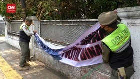 VIDEO: 20 Spanduk Provokatif Diturunkan Paksa