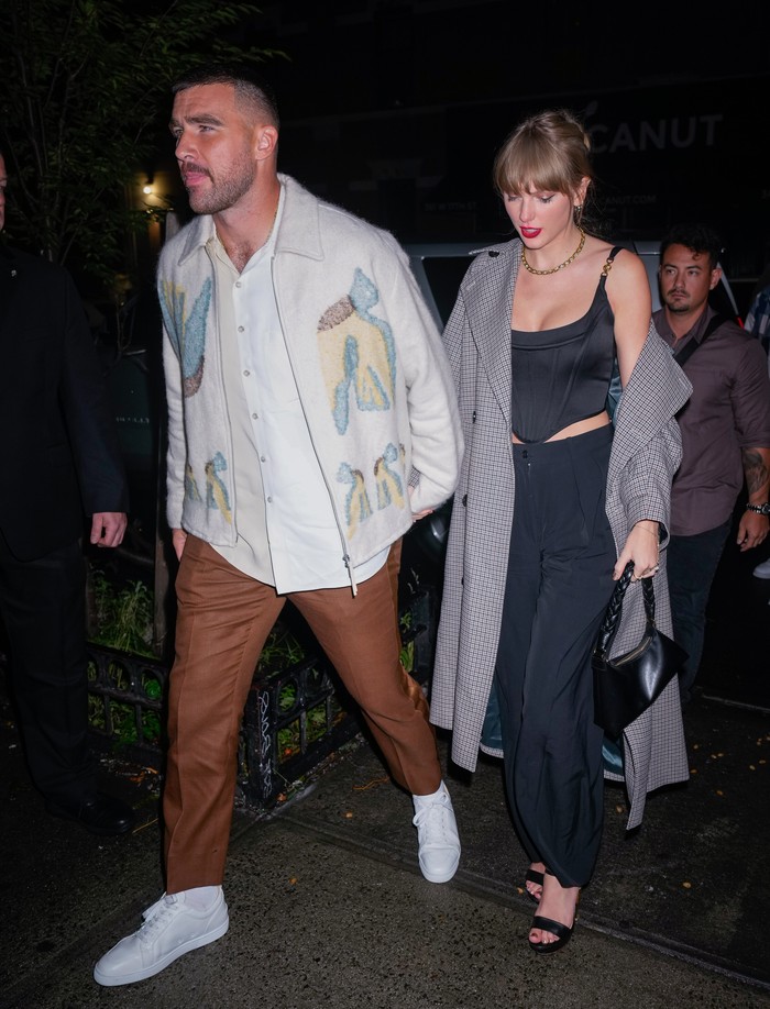 Go Public! Taylor Swift dan Travis Kelce Kepergok Mesra di New York